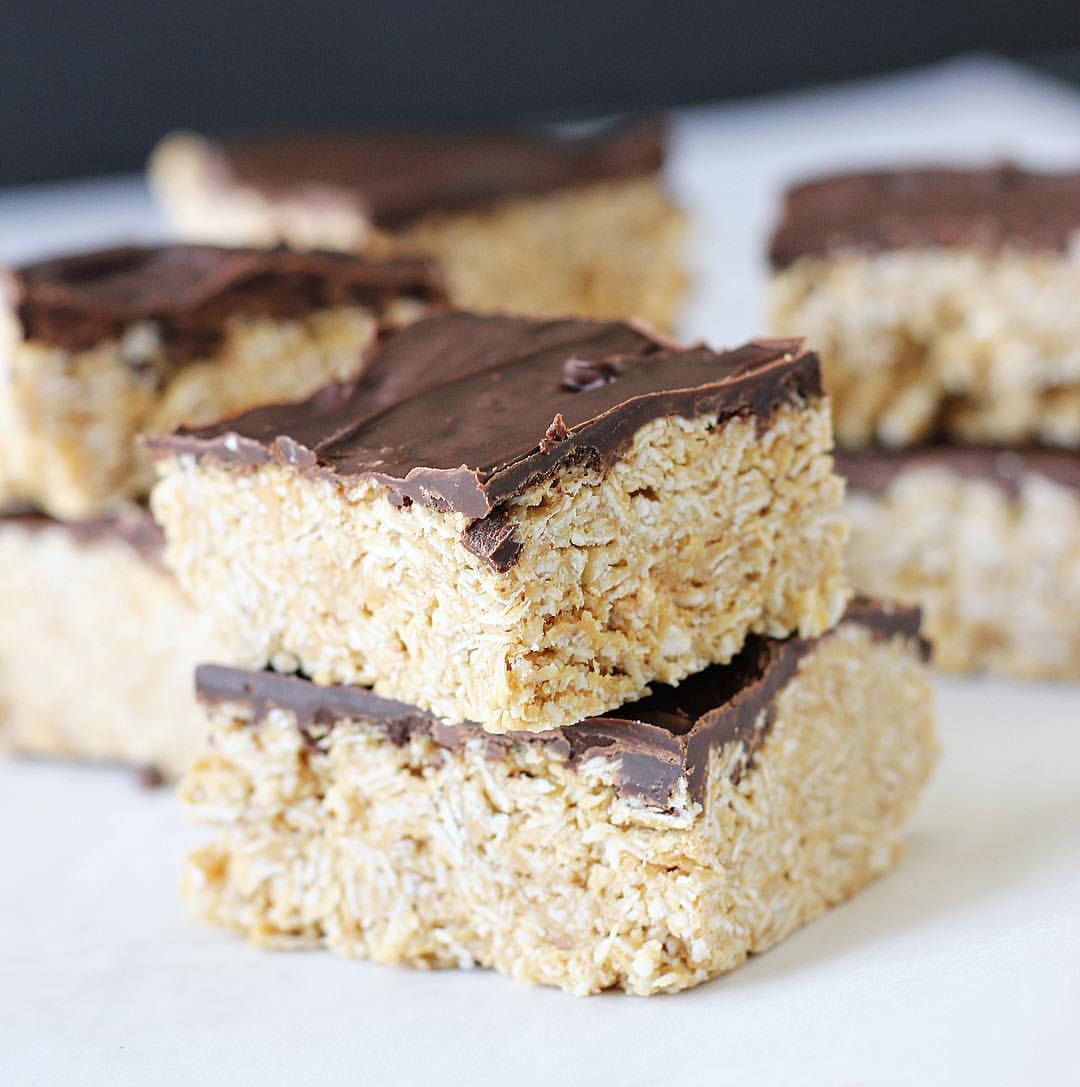 NO-BAKE CHOCOLATE COCONUT PEANUT BUTTER OATMEAL BARS - Ambers Kitchen Cooks